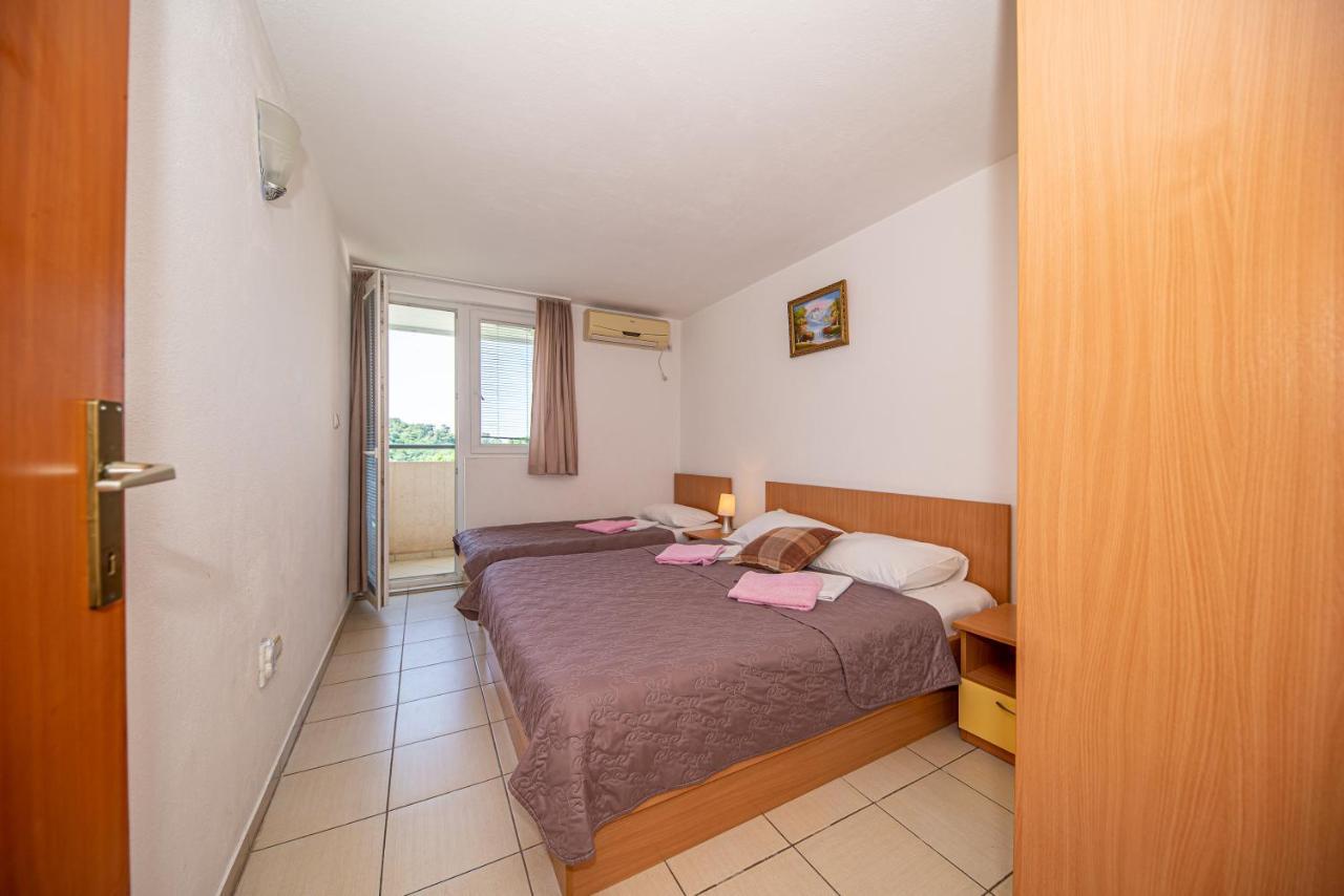 Apartment Knezevic Petrovazzo Esterno foto