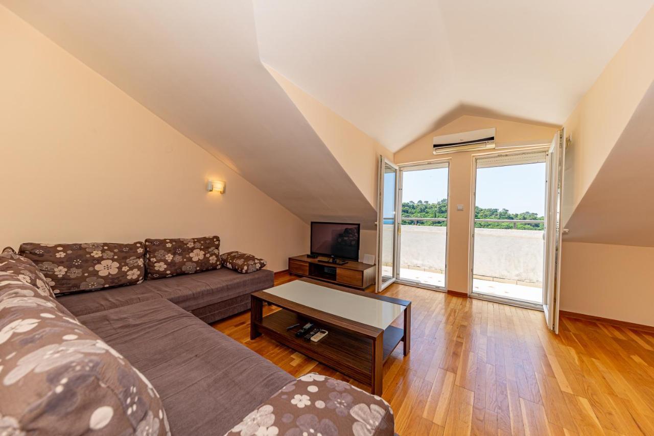Apartment Knezevic Petrovazzo Esterno foto