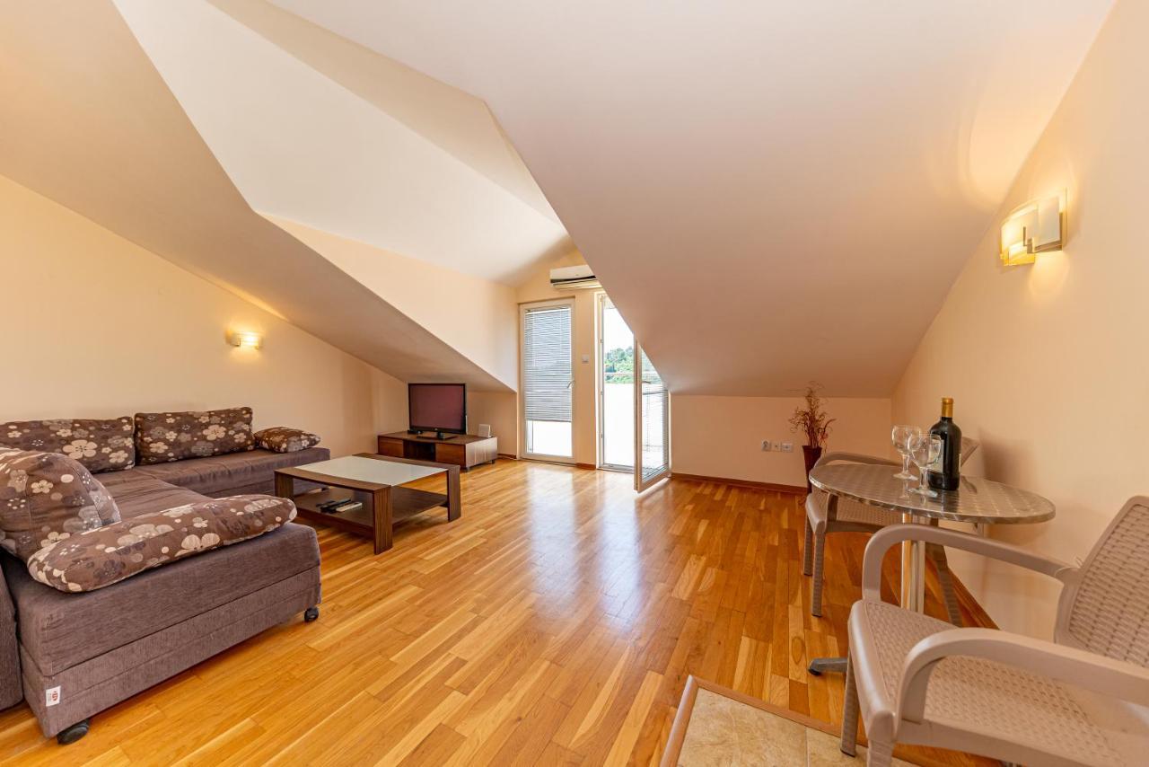 Apartment Knezevic Petrovazzo Esterno foto