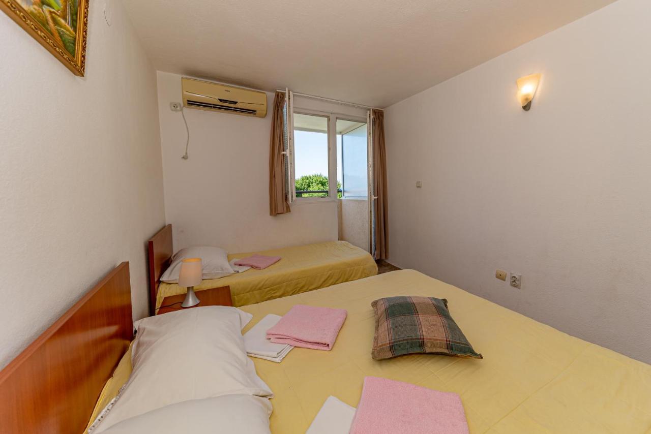 Apartment Knezevic Petrovazzo Esterno foto