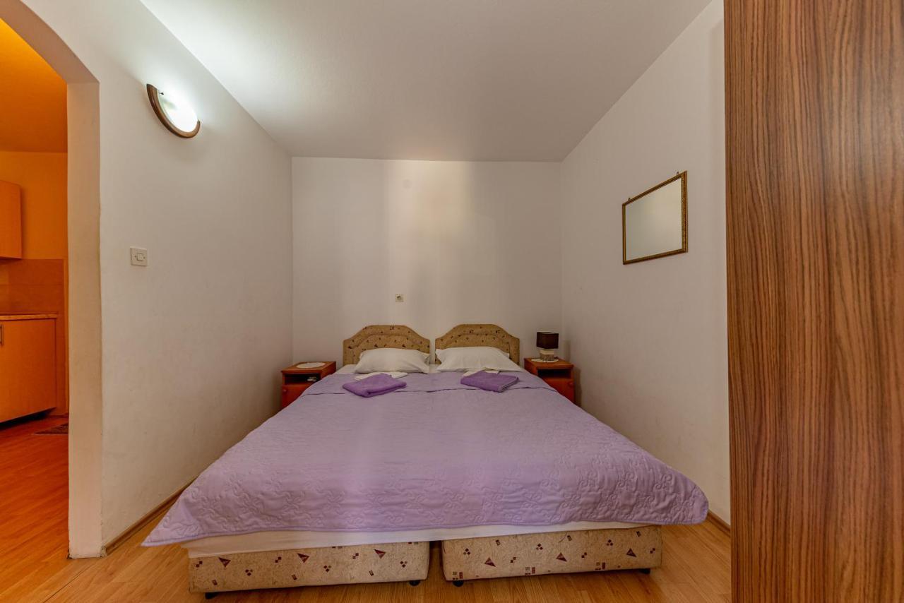 Apartment Knezevic Petrovazzo Esterno foto