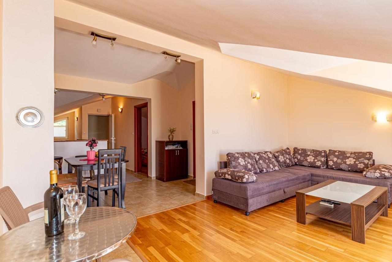 Apartment Knezevic Petrovazzo Esterno foto