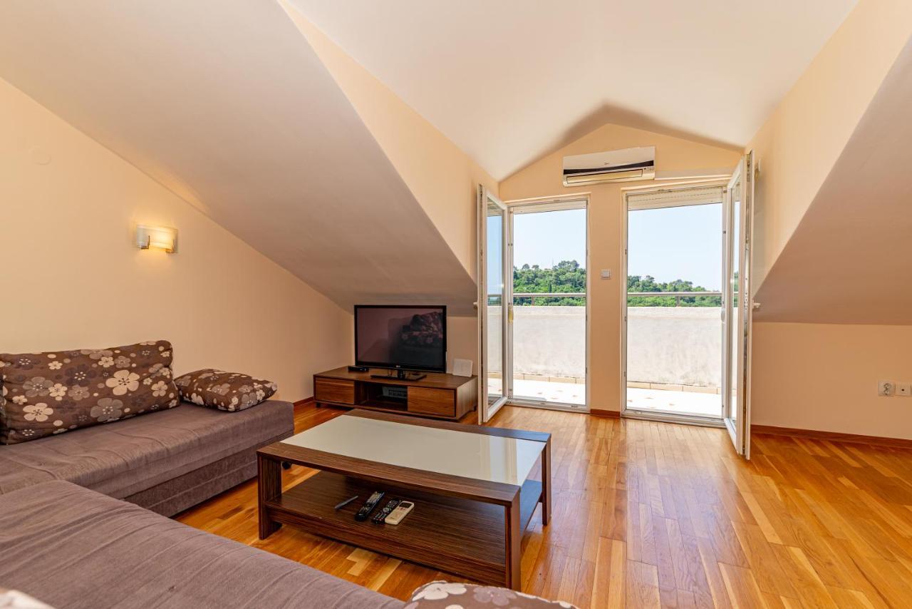 Apartment Knezevic Petrovazzo Esterno foto
