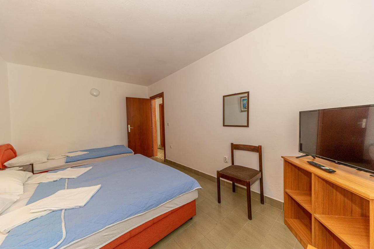 Apartment Knezevic Petrovazzo Esterno foto