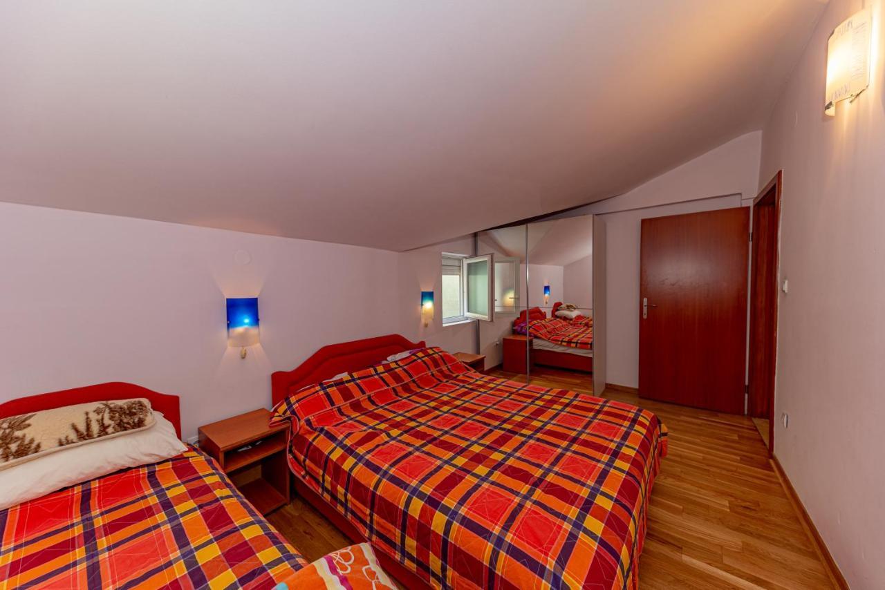 Apartment Knezevic Petrovazzo Esterno foto