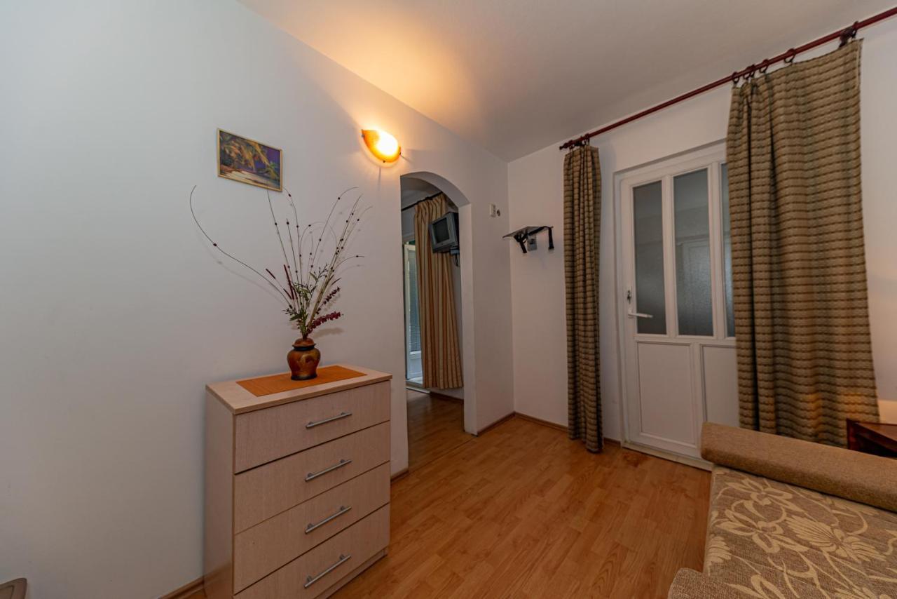 Apartment Knezevic Petrovazzo Esterno foto
